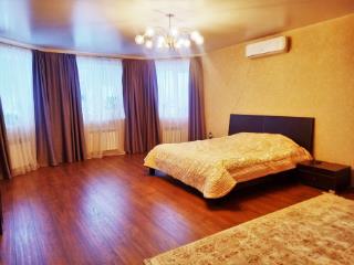 2-этажный коттедж, 200 м², 9 соток
