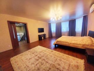 2-этажный коттедж, 200 м², 9 соток