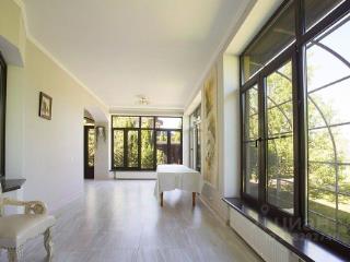 3-этажный дом, 469.2 м², 19 соток