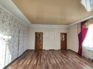 3-этажный дом, 260 м², 15 соток