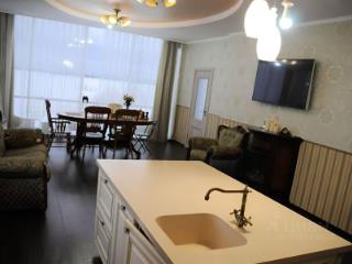 3-этажный коттедж, 394 м², 0.09 соток