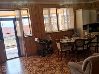  дом, 180 м², 12 соток