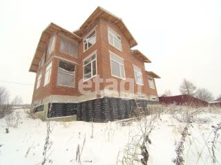 3-этажный дом, 300 м², 9.2 соток