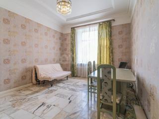 3-этажный дом, 495 м², 20 соток