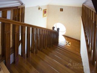 3-этажный дом, 469.2 м², 19 соток