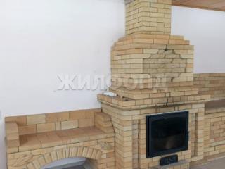  дом, 220 м², 8 соток