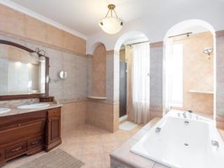 3-комн. квартира, 146.2 м², 7/10 этаж