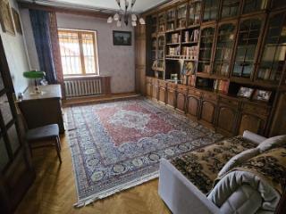 3-этажный дом, 450 м², 18 соток