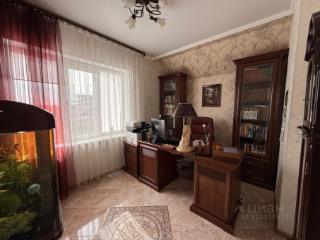 3-этажный дом, 309 м², 10 соток