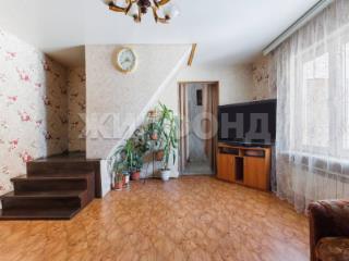  дом, 220 м², 10.46 соток