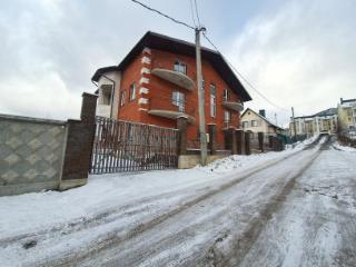 2-этажный дом, 489 м², 8 соток