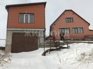  дом, 220 м², 8 соток