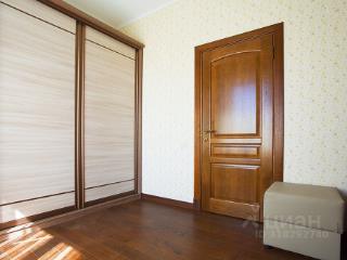 3-этажный дом, 469.2 м², 19 соток