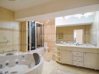 Квартира, 230 м², 5/5 этаж