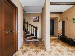 3-этажный дом, 194.8 м², 10 соток