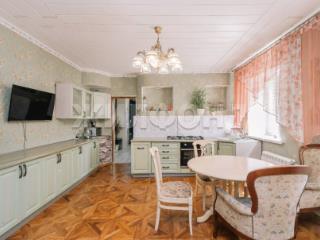  дом, 398 м², 7 соток