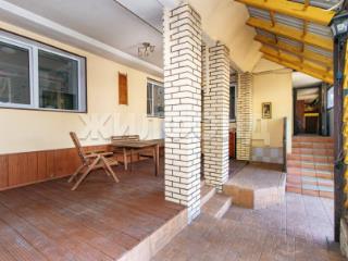  дом, 398 м², 7 соток