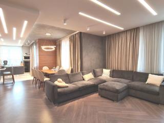 3-комн. квартира, 145.5 м², 5/14 этаж