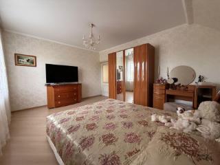 3-этажный дом, 309 м², 10 соток