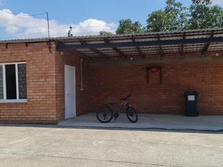  дом, 180 м², 12 соток