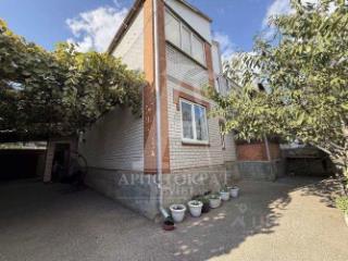 2-этажный дом, 200 м², 4.26 сотки