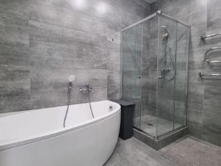 3-комн. квартира, 90 м², 1/5 этаж