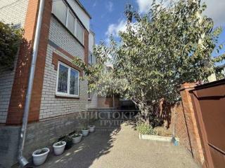 2-этажный дом, 200 м², 4.26 сотки