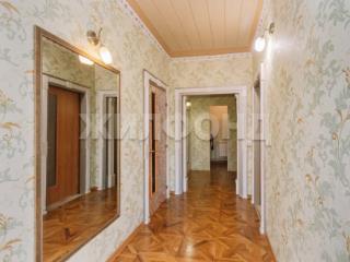  дом, 398 м², 7 соток