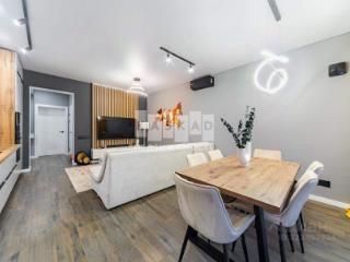 3-этажный дом, 160 м²
