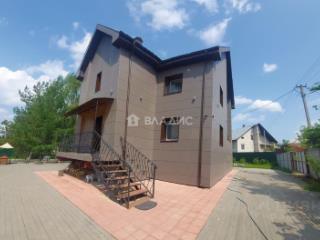 3-этажный дом, 277.6 м², 20 соток