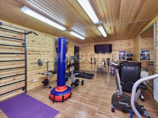  дом, 240.1 м², 9 соток