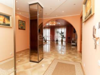 4-комн. квартира, 330 м², 8/12 этаж