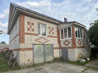  дом, 180 м², 17 соток