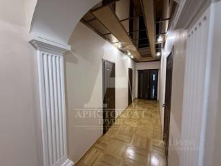 3-этажный дом, 377.5 м², 4.4 сотки