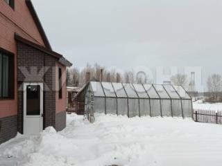  дом, 220 м², 8 соток