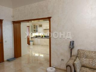  дом, 220 м², 8 соток