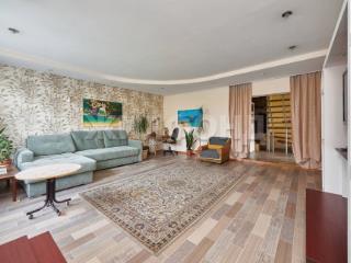  дом, 169.9 м², 7.46 соток