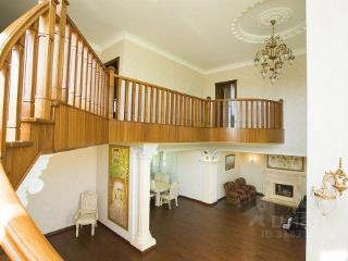 3-этажный дом, 469.2 м², 19 соток