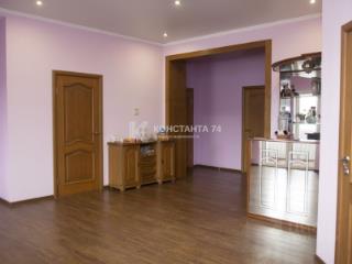 2-этажный дом, 373.7 м², 10 соток