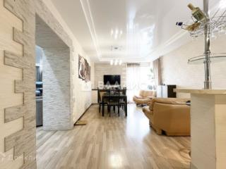 4-комн. квартира, 134.8 м², 2/4 этаж