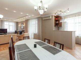 3-комн. квартира, 146.2 м², 7/10 этаж