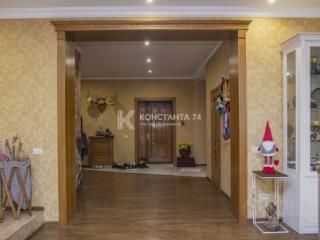 2-этажный дом, 373.7 м², 10 соток