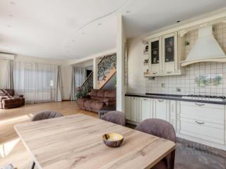 2-этажный дом, 234 м², 9.1 соток