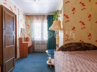  дом, 220 м², 10.46 соток