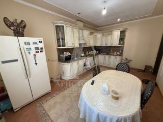 3-этажный дом, 377.5 м², 4.4 сотки