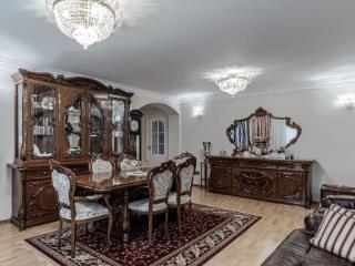 5-комн. квартира, 180 м², 1/8 этаж