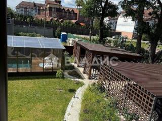 3-этажный дом, 250 м², 7.38 соток