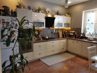 3-этажный дом, 357 м², 10 соток