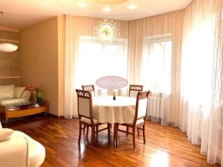 3-этажный коттедж, 350 м², 15 соток