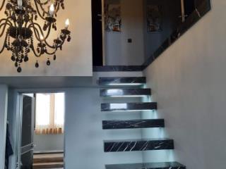 2-комн. квартира, 95.4 м², 8/8 этаж
